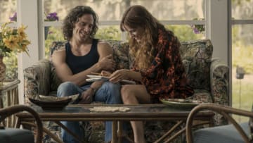 Sam Claflin (Billy Dunne), Riley Keough (Daisy Jones)
