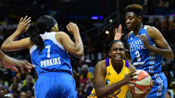 LOS ANGELES, CA - OCTOBER 16: Guard Chelsea Gray