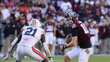 Auburn football fans split on Zach Calzada (Photo by Bob Levey/Getty Images)