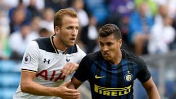 OSLO, NORWAY - AUGUST 05: Jeison Murillo of FC Internazionale (R) and Harry Kane of Tottenham compete during the friendly match between Tottenham FC Hotspur and Fc Internazionale played at Ullevaal Stadium on August 5, 2016 in Oslo, Norway. (Photo by Claudio Villa - Inter/Inter via Getty Images)