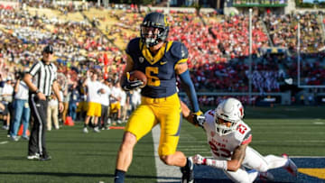 Oct 1, 2016; Berkeley, CA, USA; California Golden Bears wide receiver Chad Hansen (6) scores a touchdown as Utah Utes defensive back Julian Blackmon (23) watches in the third quarter at Memorial Stadium. Cal won 28-23. Mandatory Credit: John Hefti-USA TODAY Sports