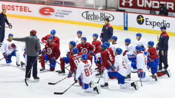BROSSARD, QC - JUNE 30: Montreal Canadiens Prospects listening to Joel Bouchard instructions during the Montreal Canadiens Development Camp on June 30, 2018, at Bell Sports Complex in Brossard, QC (Photo by David Kirouac/Icon Sportswire via Getty Images)