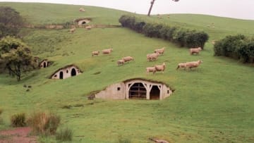 Why This Attraction Isn’t Worth ItAt over $4,000 for a couple just in flights, accommodations and entrance fees, the cost to visit the man-made village from “The Lord of the Rings” and “The Hobbit” movies is astronomical. Those who really want to break the bank could consider booking a private tour for up to four people, which costs a hefty $750.New Zealand is a beautiful country with many natural wonders and sights worth the long flight, but sadly, Hobbiton is not worth the hype. You can stream the movies or buy the DVDs for a fraction of the cost.Xxx D0 Sheep Hobbiton 14 Nz A FeaWhy This Attraction Isnt Worth ItAt over $4,000 for a couple just in flights, accommodations and entrance fees, the cost to visit the man-made village from The Lord of the Rings and The Hobbit movies is astronomical. Those who really want to break the bank could consider booking a private tour for up to four people, which costs a hefty $750.New Zealand is a beautiful country with many natural wonders and sights worth the long flight, but sadly, Hobbiton is not worth the hype. You can stream the movies or buy the DVDs for a fraction of the cost.