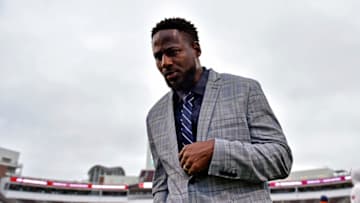 Auburn footballSTARKVILLE, MISSISSIPPI - NOVEMBER 05: interim head coach Carnell Williams of the Auburn Tigers walks the field before the game against the Mississippi State Bulldogs at Davis Wade Stadium on November 05, 2022 in Starkville, Mississippi. (Photo by Justin Ford/Getty Images)