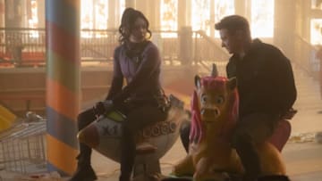 Hailee Steinfeld as Kate Bishop and Jeremy Renner as Clint Barton/Hawkeye in Marvel Studios' HAWKEYE. Photo by Chuck Zlotnick. ©Marvel Studios 2021. All Rights Reserved.