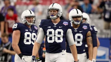 GLENDALE, AZ - DECEMBER 30: Tight end Mike Gesicki