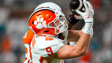 Oct 21, 2023; Miami Gardens, Florida, USA; Clemson Tigers tight end Jake Briningstool (9) makes a catch to score a touch down against the Miami Hurricanes during the second quarter at Hard Rock Stadium. Mandatory Credit: Rich Storry-USA TODAY Sports