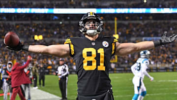 PITTSBURGH, PA - NOVEMBER 08: Jesse James #81 of the Pittsburgh Steelers celebrates after a 8 yard touchdown reception during the third quarter in the game against the Carolina Panthers at Heinz Field on November 8, 2018 in Pittsburgh, Pennsylvania. (Photo by Joe Sargent/Getty Images)