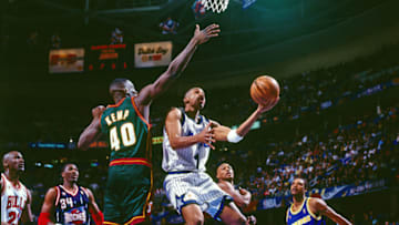 CLEVELAND - FEBRUARY 9: Anfernee Hardaway #1 of the Orlando Magic shoots a lay up during the game during the 1997 NBA All-Star Game played on February 9, 1997 at Gund Arena in Cleveland, Ohio.. NOTE TO USER: User expressly acknowledges that, by downloading and or using this photograph, User is consenting to the terms and conditions of the Getty Images License agreement. Mandatory Copyright Notice: Copyright 1997 NBAE (Photo by Glenn James/NBAE via Getty Images)