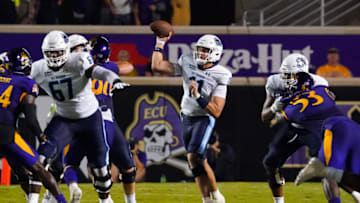 Auburn football could pursue Group of Five transfer Hayden Wolff out of Old Dominion to mentor Walker White for the 2024 season Mandatory Credit: James Guillory-USA TODAY Sports