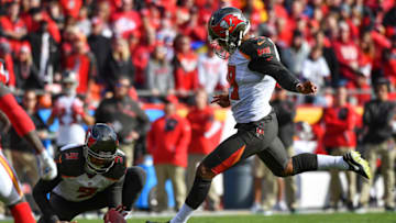 KANSAS CITY, MO - NOVEMBER 20: Kicker Roberto Aguayo