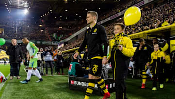 DORTMUND, GERMANY - JANUARY 14: Lukasz Piszczek of Borussia Dortmund on his way to the field prior to the Bundesliga match between Borussia Dortmund and VfL Wolfsburg at the Signal Iduna Park on January 14, 2018 in Dortmund, Germany. (Photo by Alexandre Simoes/Borussia Dortmund/Getty Images)