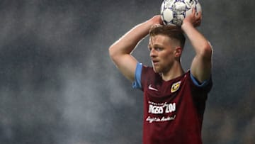 ALMELO, NETHERLANDS - JANUARY 22: Max Clark of Vitesse Arnhem in action during the Dutch Toto KNVB Cup match between Heracles Almelo and Vitesse at Polman Stadion on January 22, 2020 in Almelo, Netherlands. (Photo by Dean Mouhtaropoulos/Getty Images)