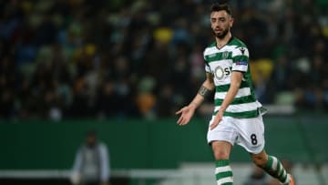 LISBON, PORTUGAL - MARCH 08: Bruno Fernandes of Sporting Lisbon in action during the UEFA Europa League Round of 16 first leg match between Sporting Lisbon and Viktoria Plzen at Estadio Jose Alvalade on March 8, 2018 in Lisbon, Portugal. (Photo by Octavio Passos/Getty Images)