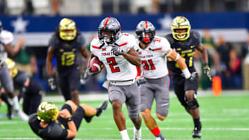 LUBBOCK, TX - NOVEMBER 11: Keke Coutee #2 of the Texas Tech Red Raiders returns the opening kick off for a touchdown during the first half of the game between the Baylor Bears and the Texas Tech Red Raiders on November 11, 2017 at AT&T Stadium in Arlington, Texas. (Photo by John Weast/Getty Images)