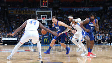 OKLAHOMA CITY, OK - NOVEMBER 10: Blake Griffin