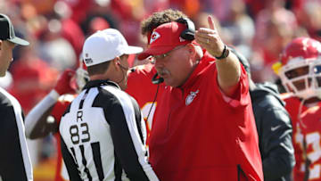 Kansas City Chiefs head coach Andy Reid argues with referee Shawn Hochuli (83) (Photo by Scott Winters/Icon Sportswire via Getty Images)