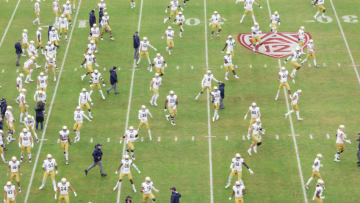 PALO ALTO, CA - NOVEMBER 30: The Notre Dame Fighting Irish warm up before an NCAA football game against the Stanford Cardinal on November 30, 2019 at Stanford Stadium in Palo Alto, California. (Photo by David Madison/Getty Images)