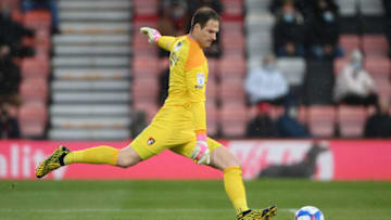 Asmir Begovic (Photo by Mike Hewitt/Getty Images)