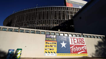 DALLAS, TEXAS - OCTOBER (Photo by Ronald Martinez/Getty Images)