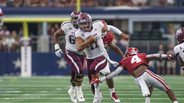 ARLINGTON, TX - SEPTEMBER 28: Texas A&M Aggies quarterback Kellen Mond (11) scrambles during the game between Texas A&M and Arkansas on September 28, 2019 at AT&T Stadium in Arlington, TX. (Photo by George Walker/Icon Sportswire via Getty Images)