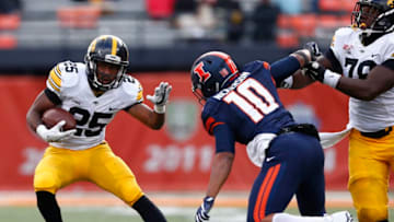 CHAMPAIGN, IL - NOVEMBER 19: Akrum Wadley