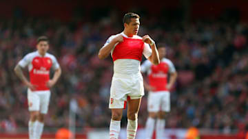 LONDON, ENGLAND - APRIL 17 : Alexis Sanchez of Arsenal pulls up his shirt during the Barclays Premier League match between Arsenal and Crystal Palace at the Emirates Stadium on April 17, 2016 in London, England. (Photo by Catherine Ivill - AMA/Getty Images)