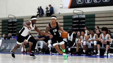 CHICAGO, IL - MAY 13: Bryce Brown #4 handles the ball during the afternoon session of Day Two of the NBA G League Elite Mini Camp on May 13, 2019 at the Quest Multisport Sports Training Facility in Chicago, Illinois. NOTE TO USER: User expressly acknowledges and agrees that, by downloading and/or using this photograph, user is consenting to the terms and conditions of the Getty Images License Agreement. Mandatory Copyright Notice: Copyright 2019 NBAE (Photo by Kamil Krzaczynski/NBAE via Getty Images)
