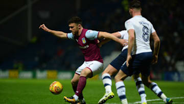 PRESTON, ENGLAND - NOVEMBER 01: Scott Hogan of Aston Villa in action during the Sky Bet Championship match between Preston North End and Aston Villa at Deepdale on November 1, 2017 in Preston, England. (Photo by Nathan Stirk/Getty Images)