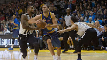 SANTA CRUZ, CA - NOVEMBER 17: Georges Niang #31 of the Santa Cruz Warriors drives to the basket against the Long Island Nets during an NBA G-League game on November 17, 2017 at Kaiser Permanente Arena in Santa Cruz, California. Copyright 2017 NBAE (Photo by Andrew Wheeler/NBAE via Getty Images)
