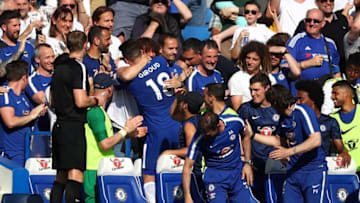 LONDON, ENGLAND - MAY 06: Olivier Giroud of Chlesea celebrates scoring with David Luiz during the Premier League match between Chelsea and Liverpool at Stamford Bridge on May 6, 2018 in London, England. (Photo by Julian Finney/Getty Images)