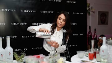 NEW YORK, NY - OCTOBER 21: Bethenny Frankel gives a demonstration at the Gilt City Celebration of The launch of Bethenny Frankel's 'Skinnygirl Cocktails: 100 Fun