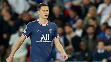PARIS, FRANCE - OCTOBER 19: Julian Draxler of Paris Saint Germain during the Group A - UEFA Champions League match between Paris Saint-Germain and RB Leipzig at the Parc des Princes on October 19, 2021 in Paris, France (Photo by Herman Dingler/BSR Agency/Getty Images)