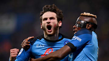 REGGIO NELL'EMILIA, ITALY - FEBRUARY 17: Khvicha Kvaratskhelia of SSC Napoli celebrates after scoring their first side goal with Victor Osimhen of SSC Napoli during the Serie A match between US Sassuolo and SSC Napoli at Mapei Stadium - Citta' del Tricolore on February 17, 2023 in Reggio nell'Emilia, Italy. (Photo by Alessandro Sabattini/Getty Images)
