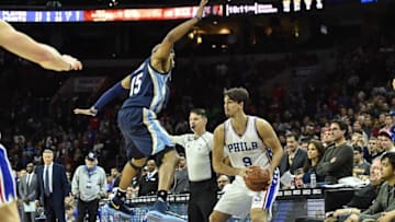 Nov 23, 2016; Philadelphia, PA, USA; Memphis Grizzlies guard Vince Carter (15) defends as Philadelphia 76ers forward Dario Saric (9) looks to inbound the ball during the second overtime quarter of the game at the Wells Fargo Center. The Memphis Grizzlies won 104-99 in double overtime. Mandatory Credit: John Geliebter-USA TODAY Sports