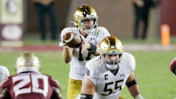 Notre Dame Fighting Irish quarterback Jack Coan (17) looks to pass. The Notre Dame Fighting Irish lead the Florida State Seminoles 17-14 at the half Sunday, Sept. 5, 2021.Fsu V Notre Dame835