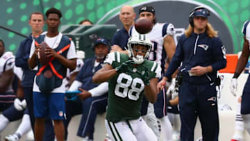 EAST RUTHERFORD, NJ - OCTOBER 15: Tight end Austin Seferian-Jenkins (Photo by Al Bello/Getty Images)