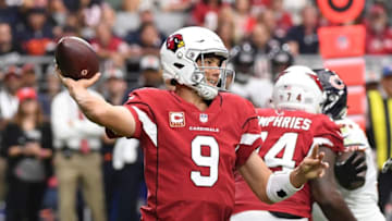GLENDALE, AZ - SEPTEMBER 23: Sam Bradford #9 of the Arizona Cardinals throws a pass down field during the first half of a game against the Chicago Bears at State Farm Stadium on September 23, 2018 in Glendale, Arizona. (Photo by Norm Hall/Getty Images)