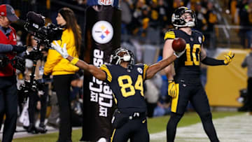 PITTSBURGH, PA - DECEMBER 16: Antonio Brown #84 of the Pittsburgh Steelers reacts after a 17 yard touchdown reception in the first quarter during the game against the New England Patriots at Heinz Field on December 16, 2018 in Pittsburgh, Pennsylvania. (Photo by Justin K. Aller/Getty Images)