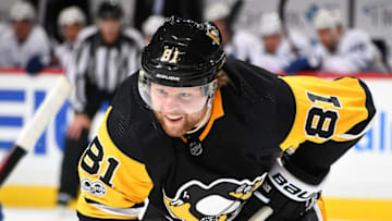 PITTSBURGH, PA - DECEMBER 09: Phil Kessel