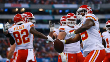 MEXICO CITY, MEXICO - NOVEMBER 18: Running back LeSean McCoy #25 of the Kansas City Chiefs celebrates a touchdown in the first quarter against Los Angeles Chargers at Estadio Azteca on November 18, 2019 in Mexico City, Mexico. (Photo by Manuel Velasquez/Getty Images)
