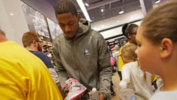 INDIANAPOLIS, IN - DECEMBER 19: Glenn Robinson III #40 of the Indiana Pacers participates in Pacers Cares and the NBA Cares Season of Giving Campaign in conjunction with Simon Malls from Hands of Hope Adoption and Orphan Care Ministry at GreenwoodPark Mall on November 20, 2015 in Indianapolis, Indiana. NOTE TO USER: User expressly acknowledges and agrees that, by downloading and or using this Photograph, user is consenting to the terms and condition of the Getty Images License Agreement. Mandatory Copyright Notice: 2016 NBAE (Photo by Ron Hoskins/NBAE via Getty Images)