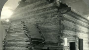 The Birthplace of Abraham Lincoln, Hodgensville, Kentucky', circa 1930s. One-room Lincoln Farm log cabin in Hodgenville, Kentucky. From "Tour of the World". [Keystone View Company, Meadville, Pa., New York, Chicago, London]. Artist Unknown. (Photo by The Print Collector/Heritage Images via Getty Images)