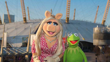LONDON, ENGLAND - FEBRUARY 22: Miss Piggy and Kermit the Frog are seen at the o2 ahead of their 'Muppets Take The o2' shows at The O2 Arena on February 22, 2018 in London, England. (Photo by Antony Jones/Getty Images for AEG - The o2)