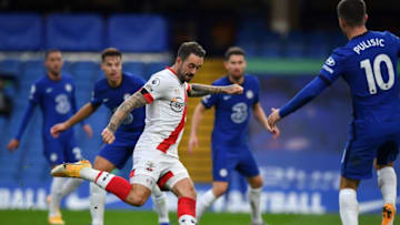 Southampton's English striker Danny Ings (C) prepares to shoot during the English Premier League football match between Chelsea and Southampton at Stamford Bridge in London on October 17, 2020. (Photo by Ben STANSALL / POOL / AFP) / RESTRICTED TO EDITORIAL USE. No use with unauthorized audio, video, data, fixture lists, club/league logos or 'live' services. Online in-match use limited to 120 images. An additional 40 images may be used in extra time. No video emulation. Social media in-match use limited to 120 images. An additional 40 images may be used in extra time. No use in betting publications, games or single club/league/player publications. / (Photo by BEN STANSALL/POOL/AFP via Getty Images)