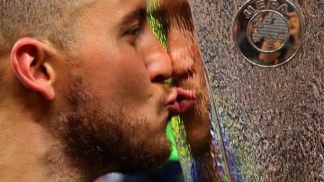 Eden Hazard of Chelsea kisses the trophy following the UEFA Europa League Final between Chelsea and Arsenal at Baku Olimpiya Stadionu on May 29, 2019 in Baku, Azerbaijan. (Photo by Chris Brunskill/Fantasista/Getty Images)