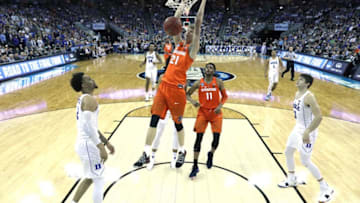 OMAHA, NE - MARCH 23: Marek Dolezaj #21 of the Syracuse Orange dunks the ball against the Duke Blue Devils in the 2018 NCAA Men's Basketball Tournament Midwest Regional at CenturyLink Center on March 23, 2018 in Omaha, Nebraska. (Photo by Jamie Squire/Getty Images)
