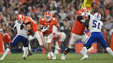 CLEMSON, SOUTH CAROLINA - SEPTEMBER 17: Will Shipley #1 of the Clemson Tigers runs against the Louisiana Tech Bulldogs during their game at Memorial Stadium on September 17, 2022 in Clemson, South Carolina. (Photo by Grant Halverson/Getty Images)
