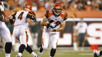 CINCINNATI, OH - AUGUST 27: Brian Leonard #40 of the Cincinnati Bengals runs with the football against the St. Louis Rams at Paul Brown Stadium on August 27, 2009 in Cincinnati, Ohio. The Rams defeated the Bengals 24-21. (Photo by Joe Robbins/Getty Images)