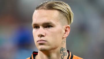 MADRID, SPAIN - OCTOBER 05: Mykhailo Mudryk of FC Shakhtar Donetsk looks on prior to the UEFA Champions League group F match between Real Madrid and Shakhtar Donetsk at Estadio Santiago Bernabeu on October 05, 2022 in Madrid, Spain. (Photo by Angel Martinez/Getty Images)